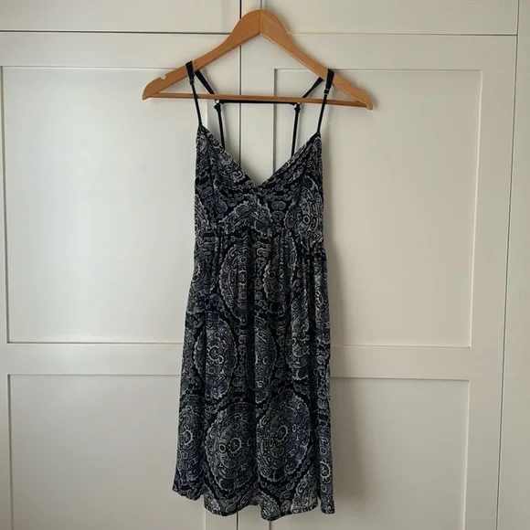 Hollister Women's Strappy Paisley Blue White Dress Small - Picture 1 of 9